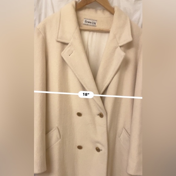 Rock your vintage lifestyle with this Herman Kay white wool coat.Size 14. - Picture 14 of 14